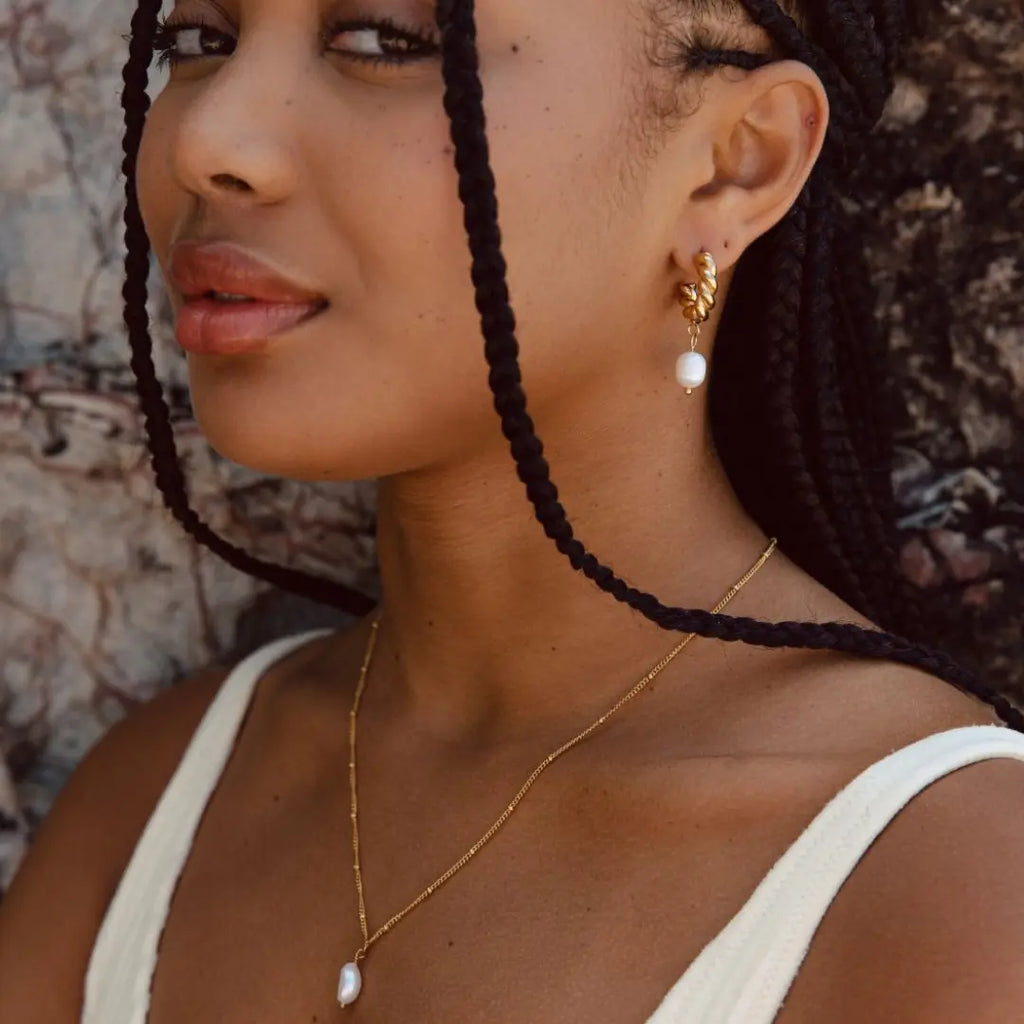 Izadia Zawieszka z Perłą Barokową | Złota i Wodoodporna Butik Modowy