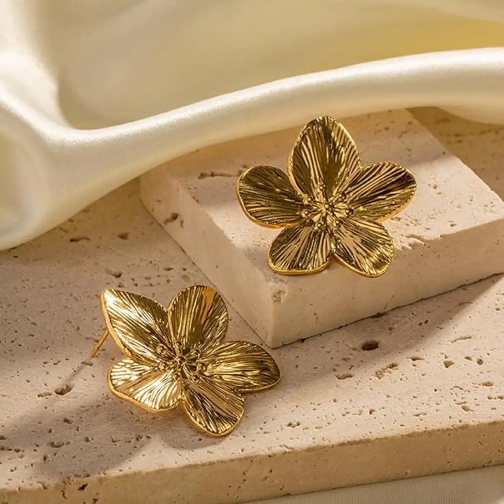 Jolanta Damskie Kolczyki Kwiatowe w Kolorze Złotym | Eleganckie i Stylowe Butik Modowy