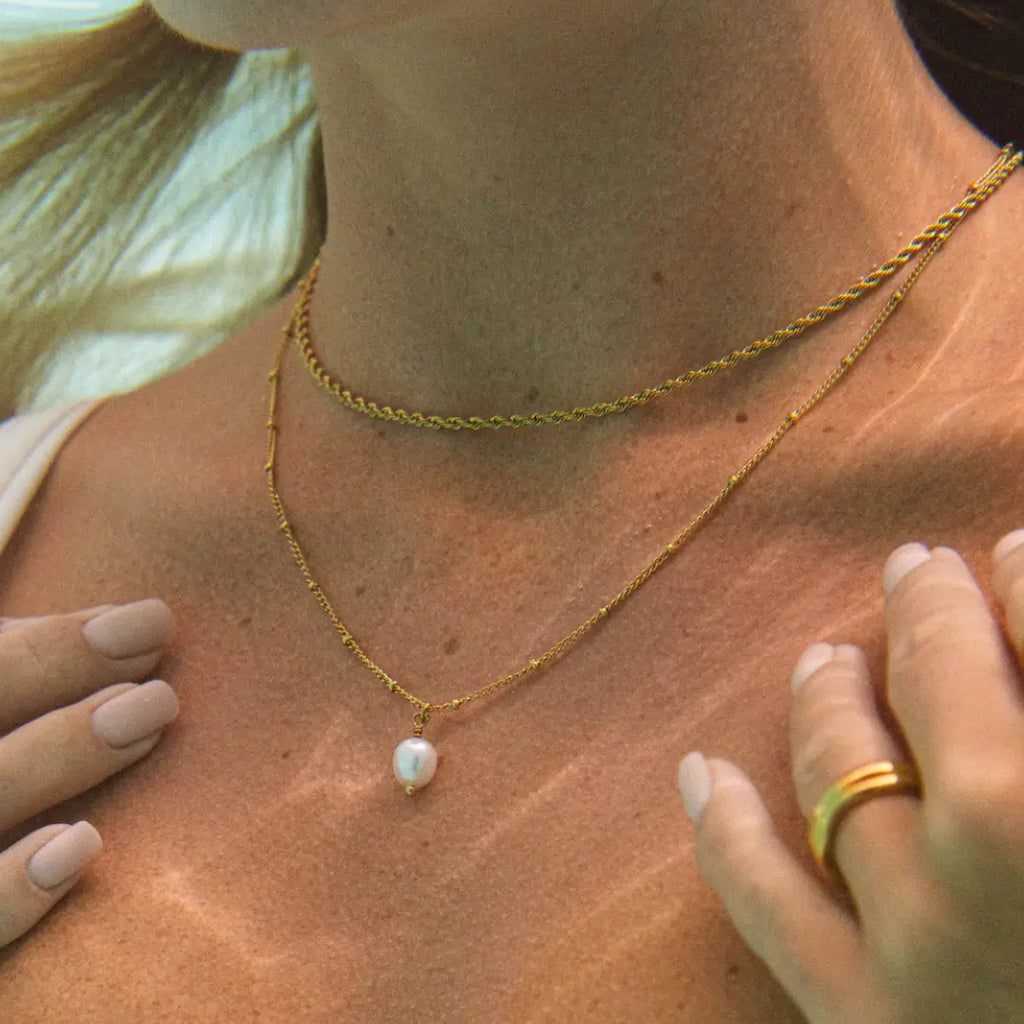 Izadia Zawieszka z Perłą Barokową | Złota i Wodoodporna Butik Modowy