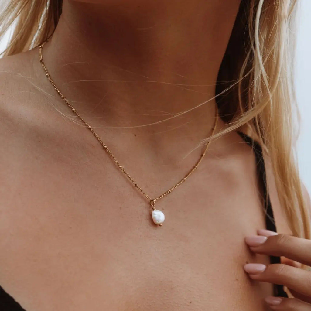 Izadia Zawieszka z Perłą Barokową | Złota i Wodoodporna Butik Modowy