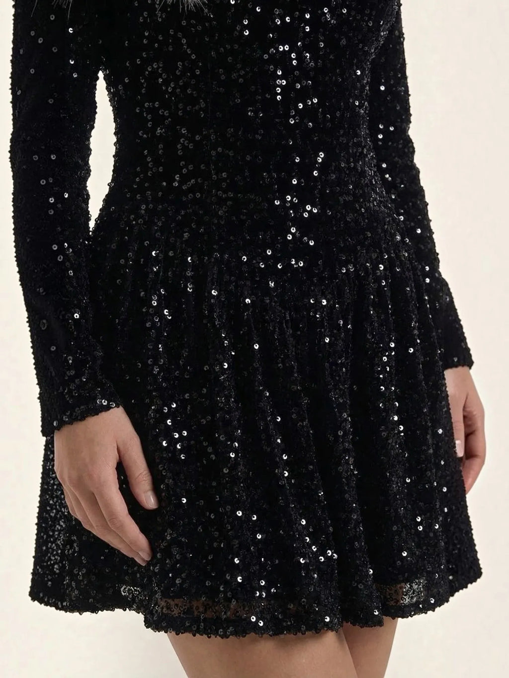 Callie – cekinowa sukienka mini damska, czarna | Butik Modowy