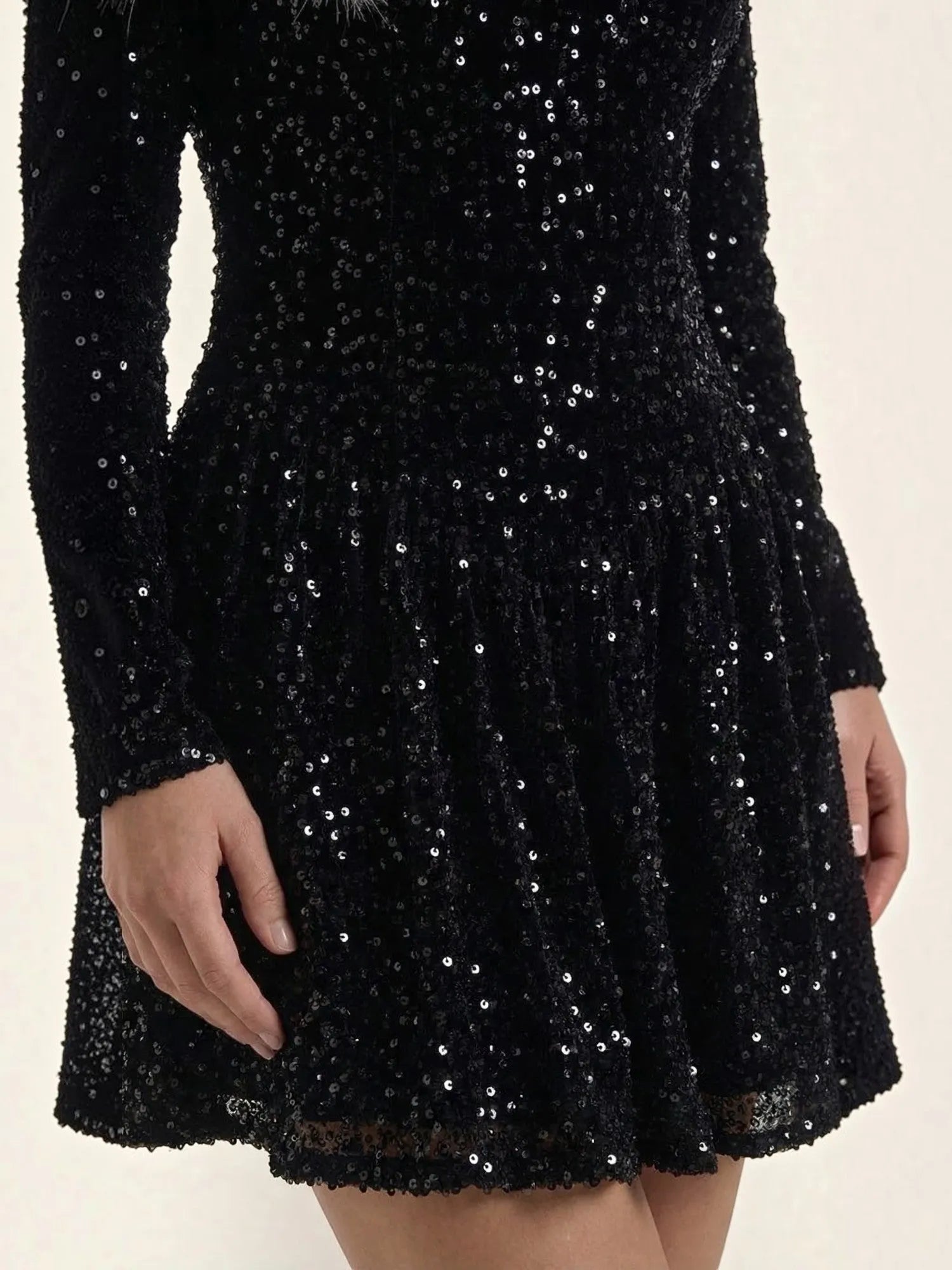 Callie – cekinowa sukienka mini damska, czarna | Butik Modowy