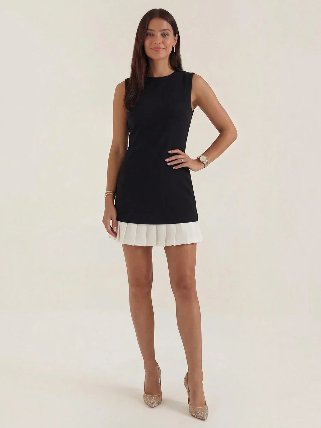 Celestyna - sukienka mini damska o linii A, bez rękawów, czarna | Butik Modowy