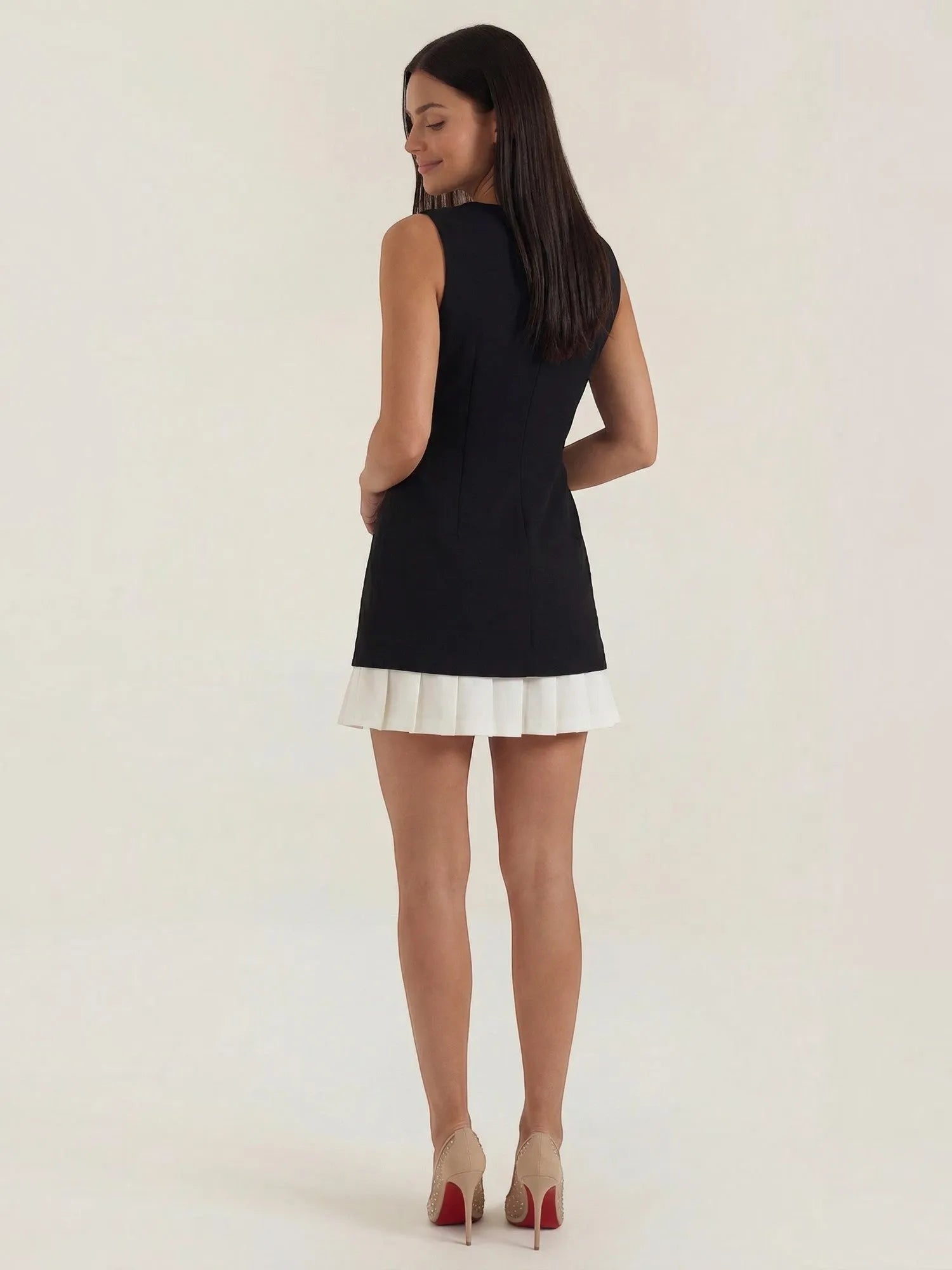 Celine – sukienka mini damska o linii A, bez rękawów, czarna | Butik Modowy