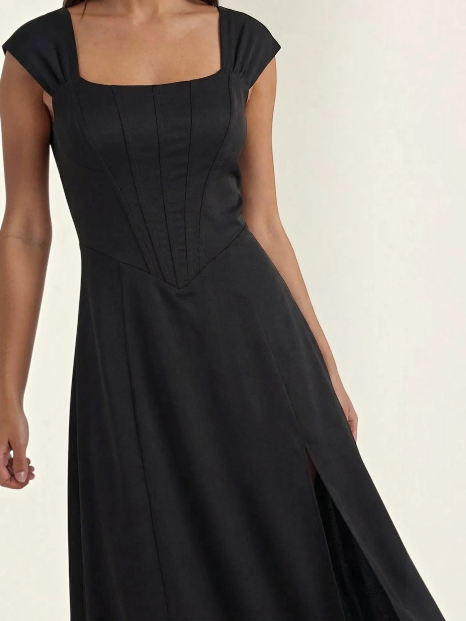 Dahlia – letnia sukienka midi damska | Butik Modowy