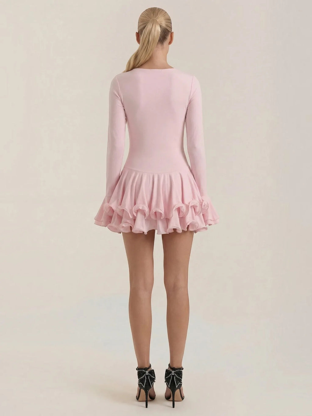 Estelle – sukienka mini damska z głębokim dekoltem V | Butik Modowy