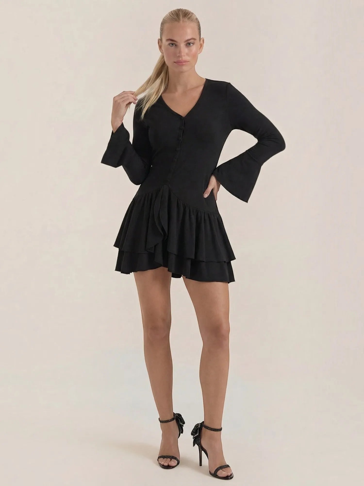 Estelle – sukienka mini damska z głębokim dekoltem V | Butik Modowy
