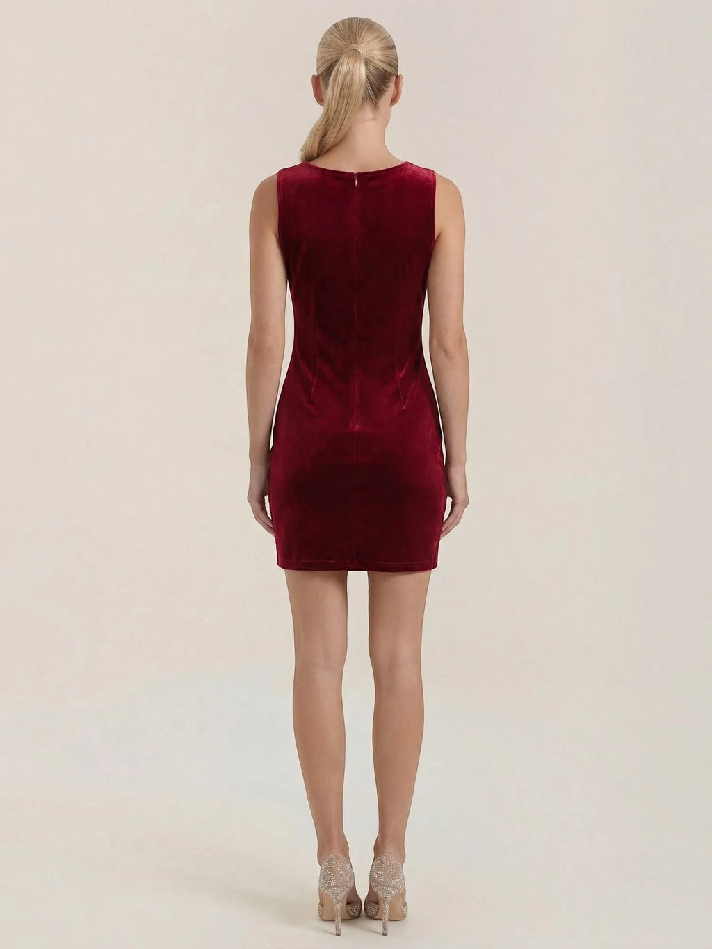 Rachelle – aksamitna sukienka mini damska | Butik Modowy