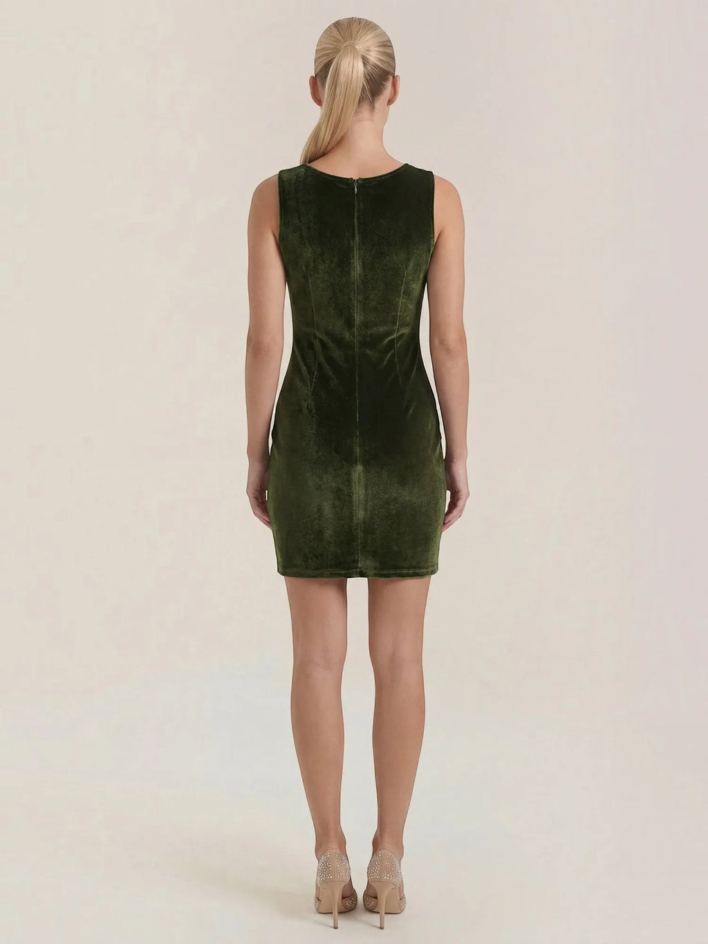 Rachelle – aksamitna sukienka mini damska | Butik Modowy