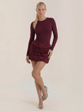 Tonya – sukienka mini damska z fakturą róż, bordowa | Butik Modowy
