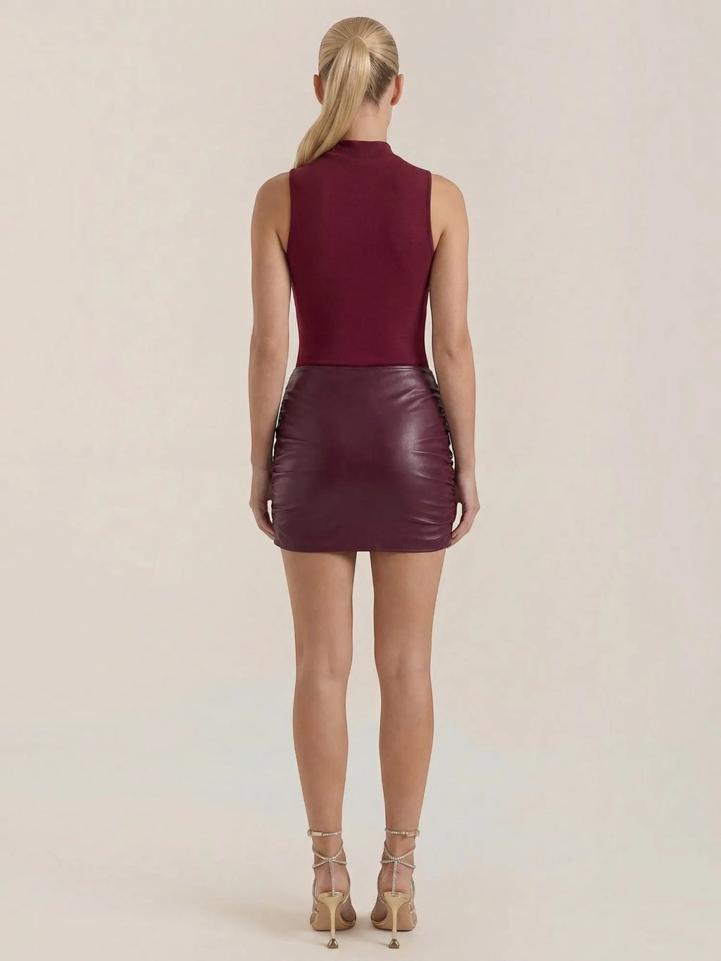Vickie – kopertowa sukienka mini damska | Butik Modowy