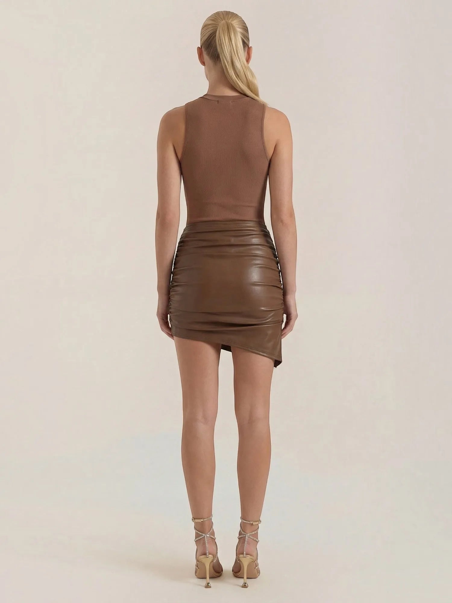 Vickie – kopertowa sukienka mini damska | Butik Modowy
