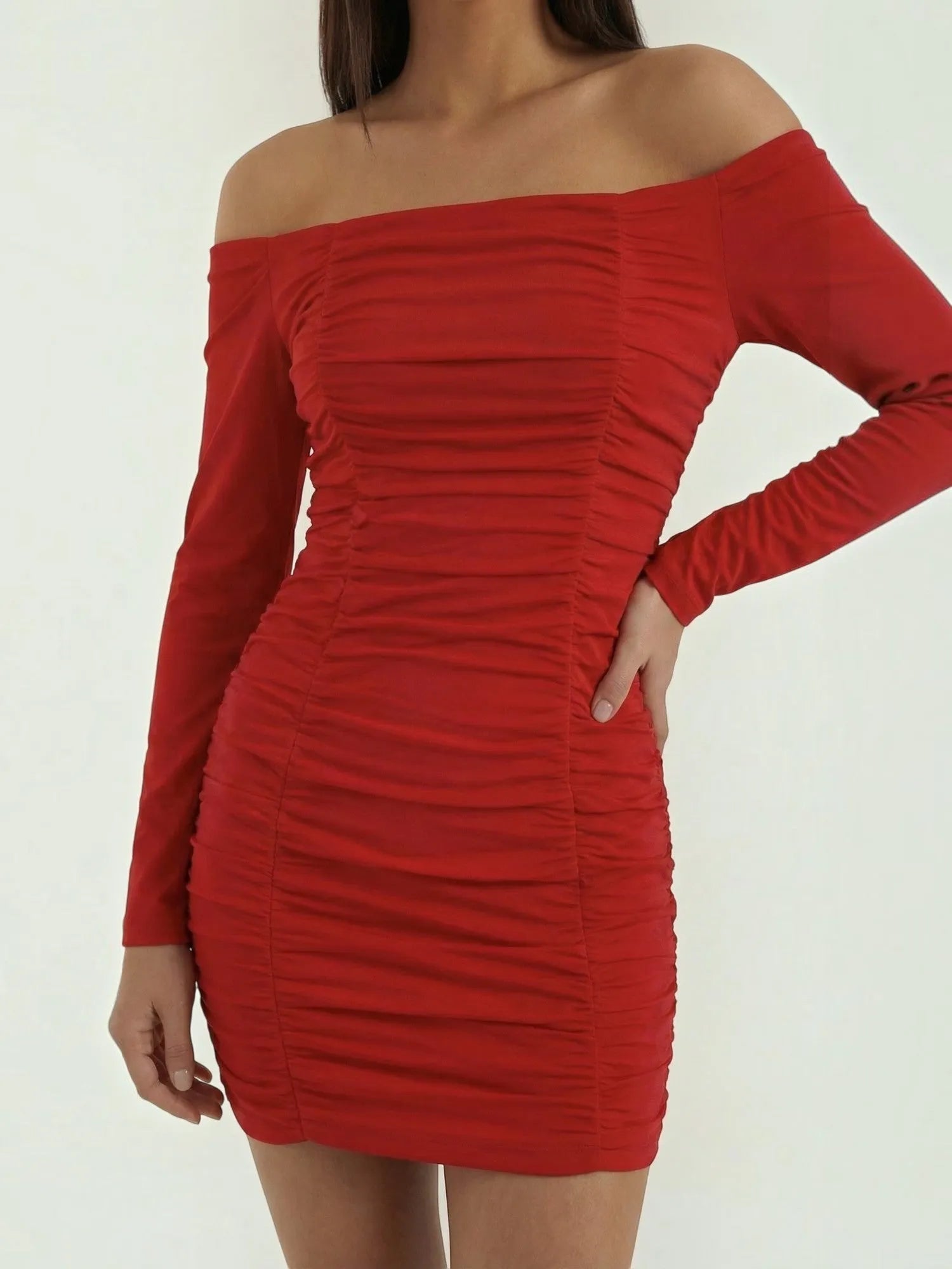 Yvette – sukienka mini damska z odkrytymi ramionami | Butik Modowy